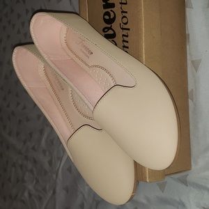 New Nude Flats 8.5